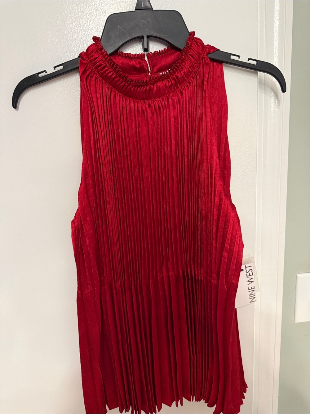 Nine West Red Pleated High-Neck Sleeveless Camisole